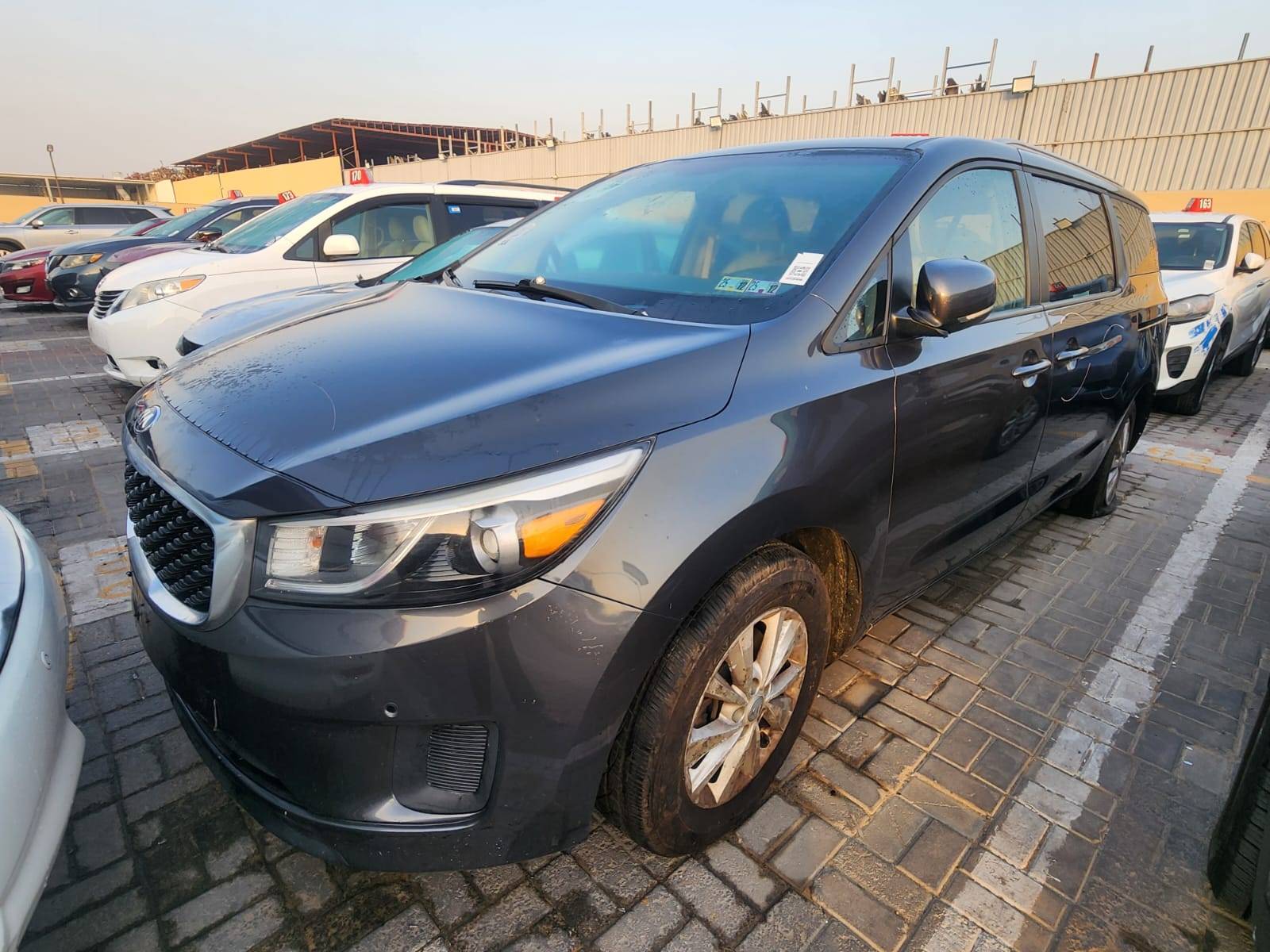 KIA SEDONA 2017 vehicle photo