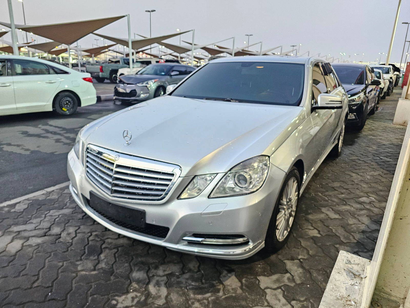 2011 MERCEDES BENZ E-300 — 209053 KM — Lot B3BA414662 — Souq - Marhaba Auctions Used Cars - Image 4