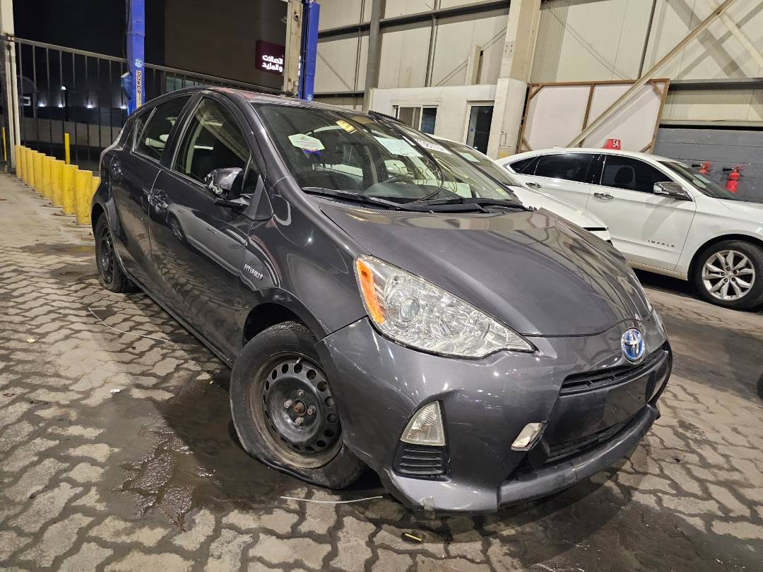 2014 TOYOTA PRIUS C — 125564 Miles — Lot 9E1078350 — Souq - Marhaba Auctions Used Cars - Image 5