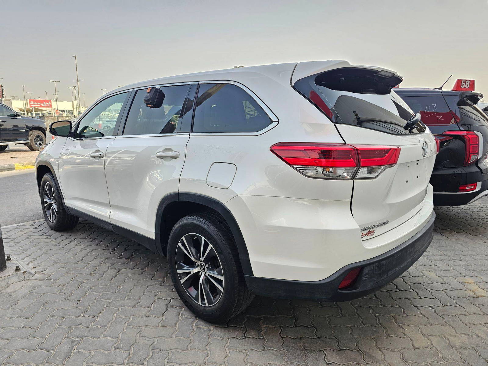 2019 TOYOTA HIGHLANDER — 196242 Miles — Lot ZZRFH9KS301705 — Souq - Marhaba Auctions Used Cars - Image 3