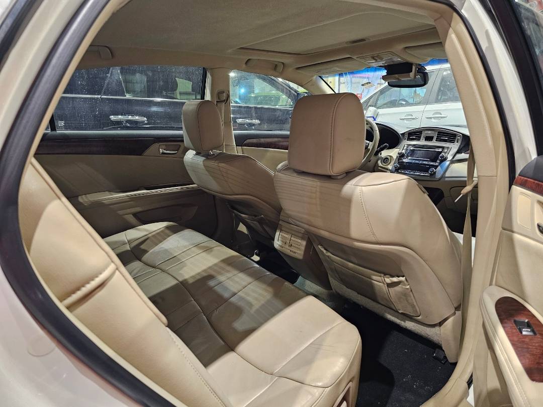 2011 TOYOTA AVALON — 118425 Miles — Lot U428566 — Souq - Marhaba Auctions Used Cars - Image 6