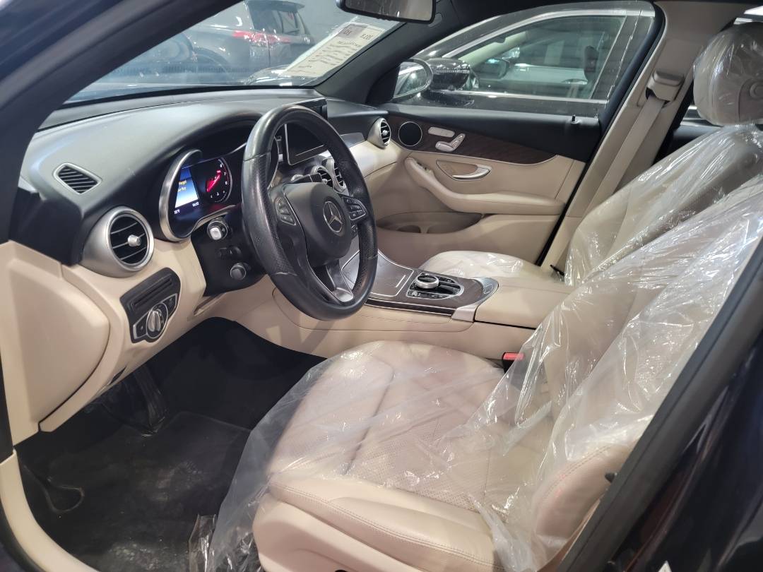 2018 MERCEDES BENZ GLC-300 — 60773 Miles — Lot 7JV081807 — Main - Marhaba Auctions Used Cars - Image 9