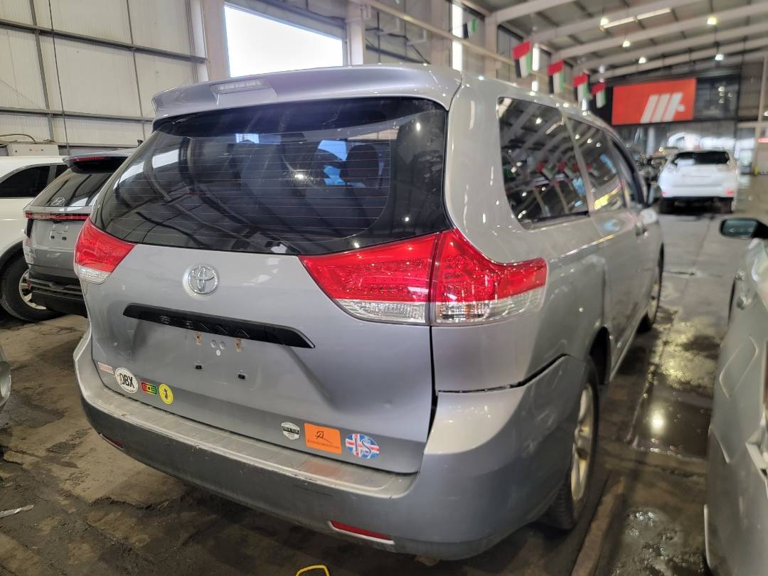 2014 TOYOTA SIENNA — 218798 Miles — Lot 504064 — Main - Marhaba Auctions Used Cars - Image 4