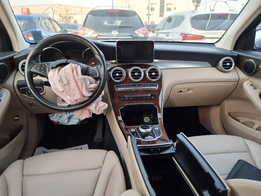 2018 MERCEDES BENZ GLC-300 — 58077 Miles — Lot 45363465 — Main - Marhaba Auctions Used Cars - Image 8