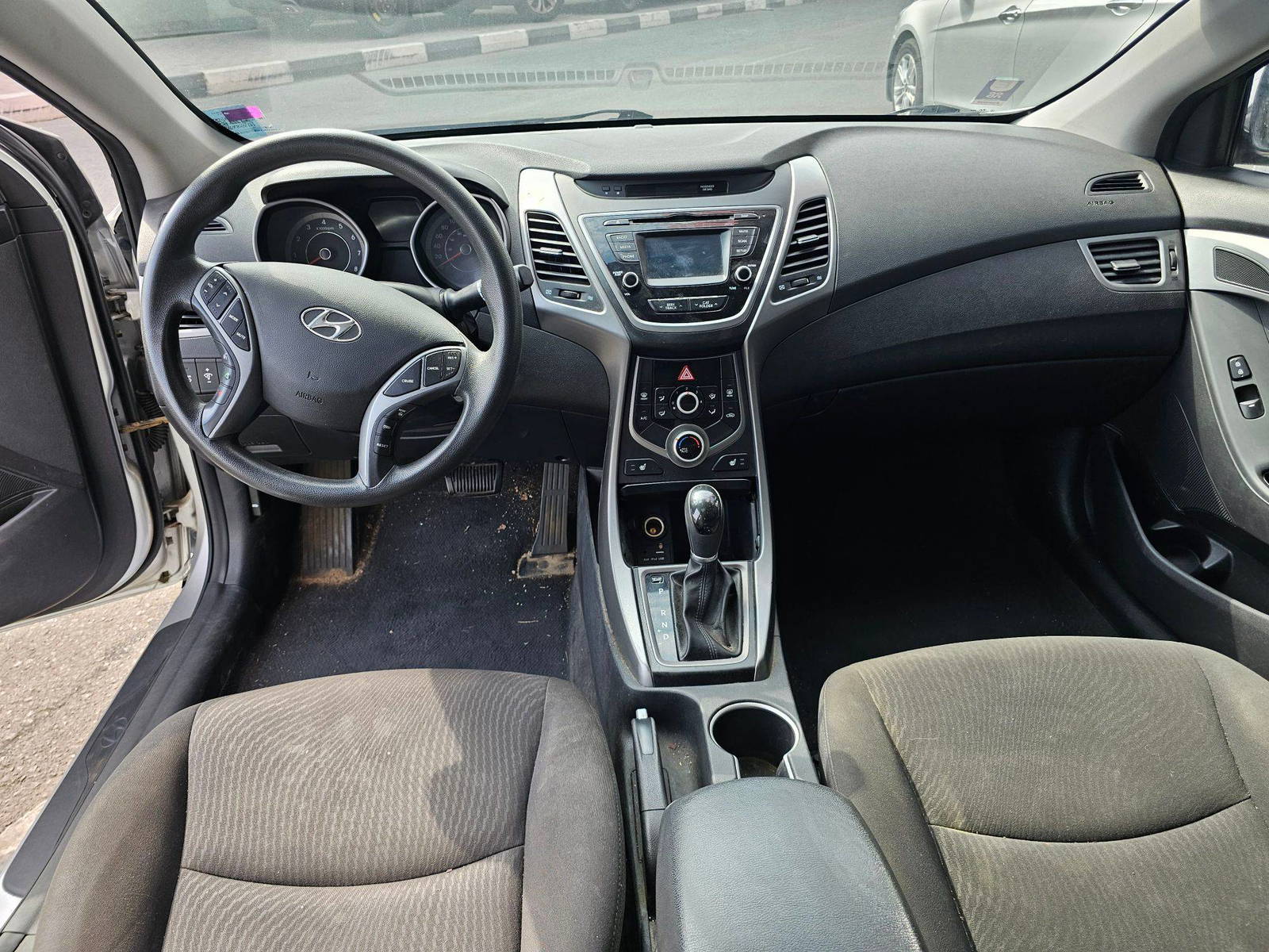2016 HYUNDAI ELANTRA — 158657 KM — Lot 60199845 — Souq - Marhaba Auctions Used Cars - Image 7