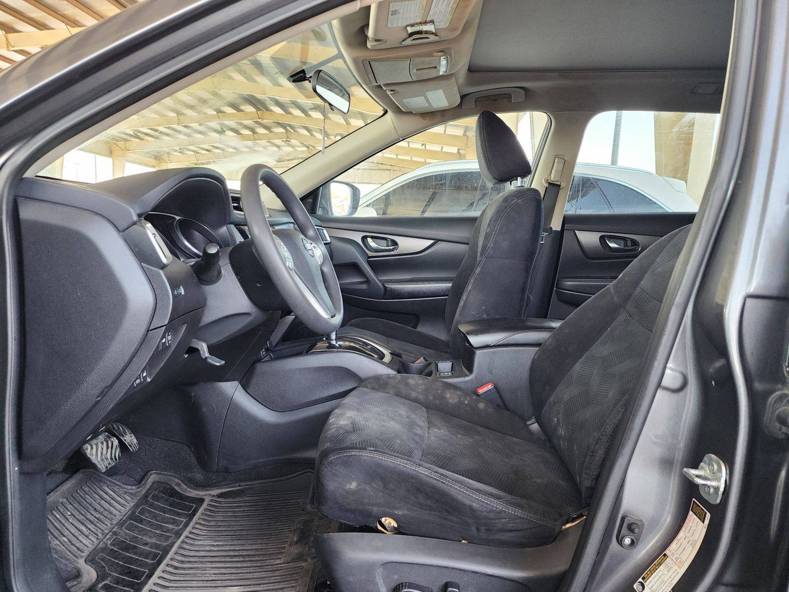 2015 NISSAN ROGUE — 222375 KM — Lot 94694 — Souq - Marhaba Auctions Used Cars - Image 9