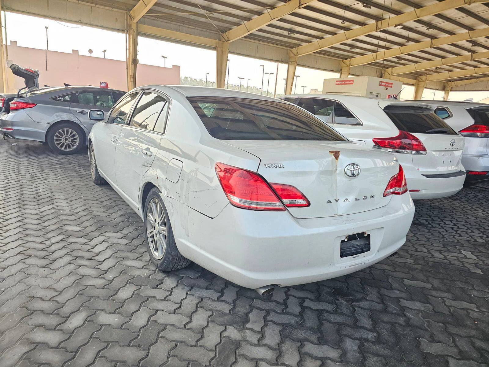 TOYOTA AVALON 2005 - Marhaba Auction Used Cars - Image 5