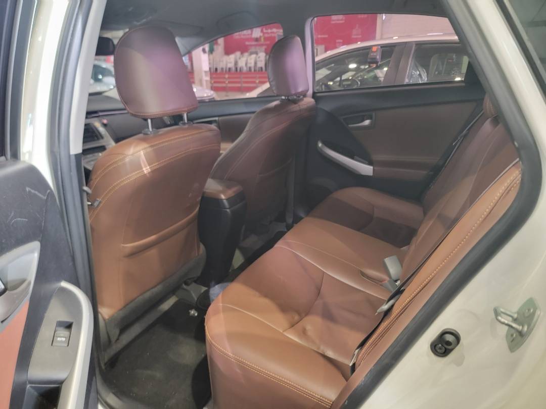 2015 TOYOTA PRIUS — 274538 KM — Lot 000295 — Main - Marhaba Auctions Used Cars - Image 6