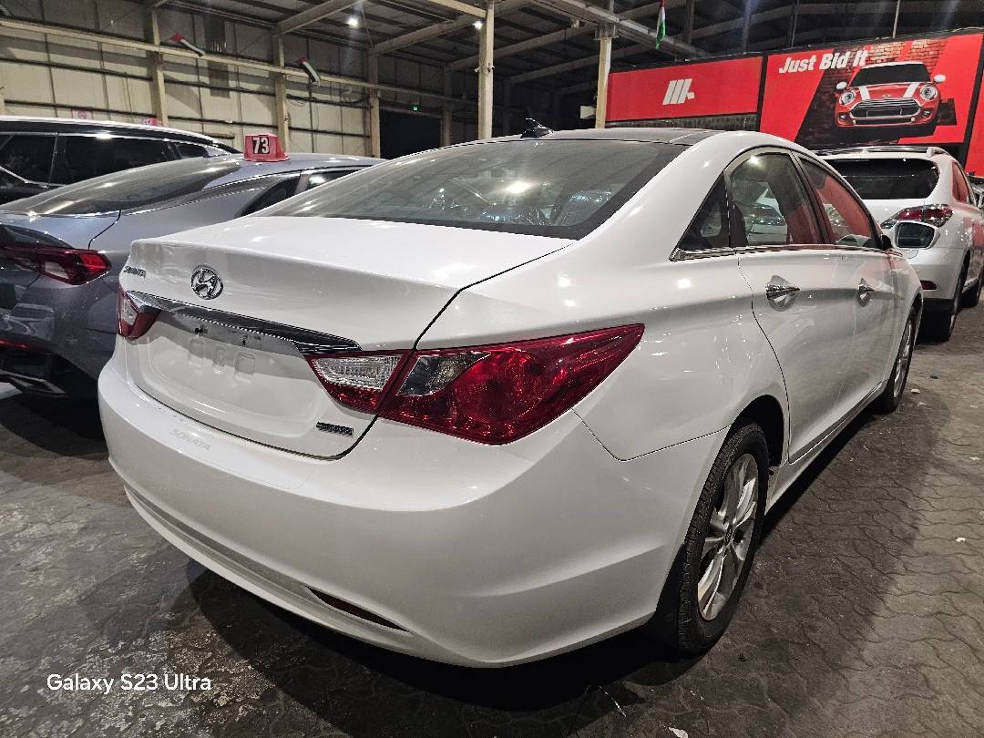 HYUNDAI SONATA