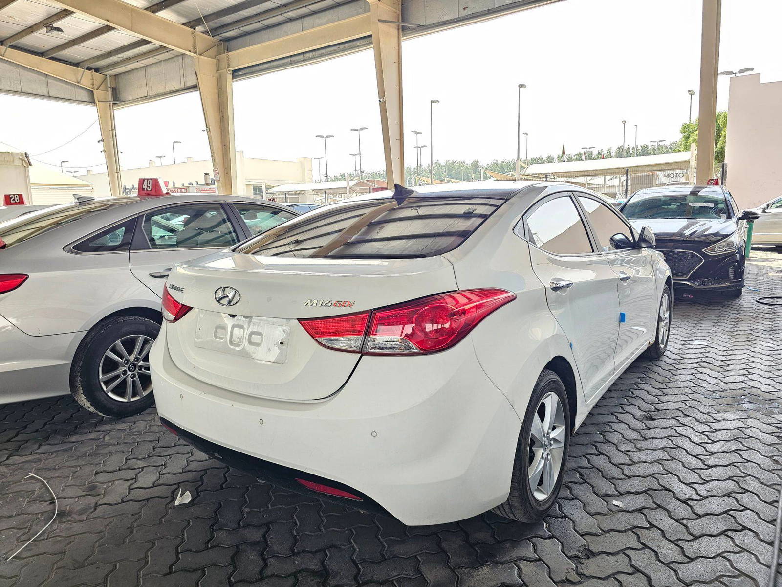 2011 HYUNDAI AVANTE — 164376 KM — Lot 050599 — Souq - Marhaba Auctions Used Cars - Image 4