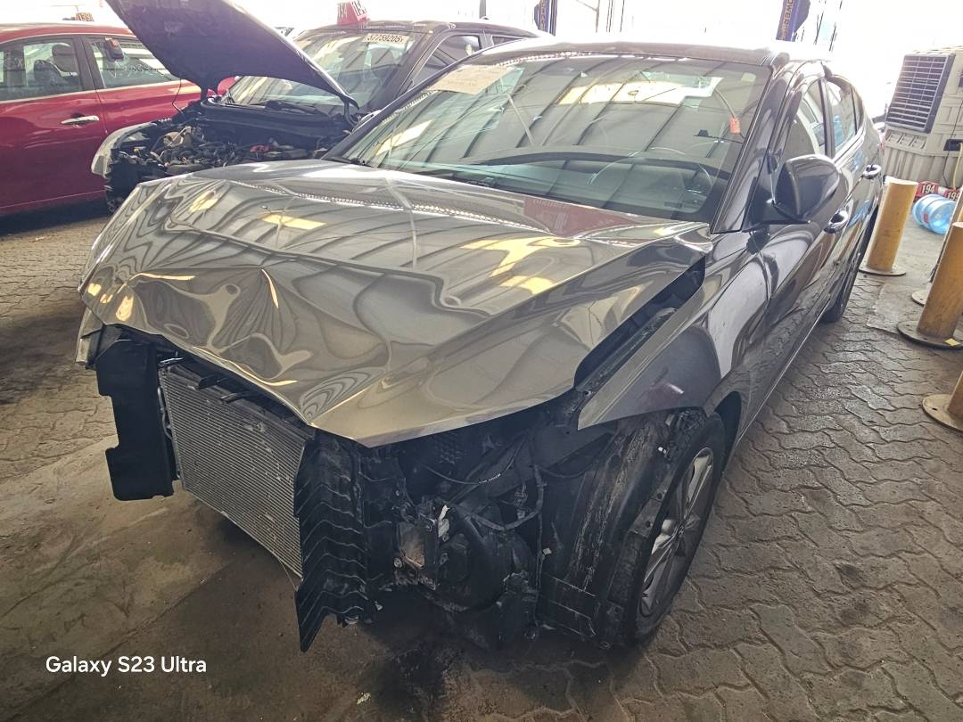 2018 HYUNDAI ELANTRA — 112811 KM — Lot U679509 — Main - Marhaba Auctions Used Cars - Image 4