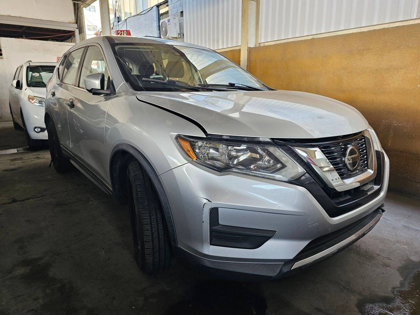 NISSAN ROGUE 2020 - Marhaba Auction Used Cars - Image 4