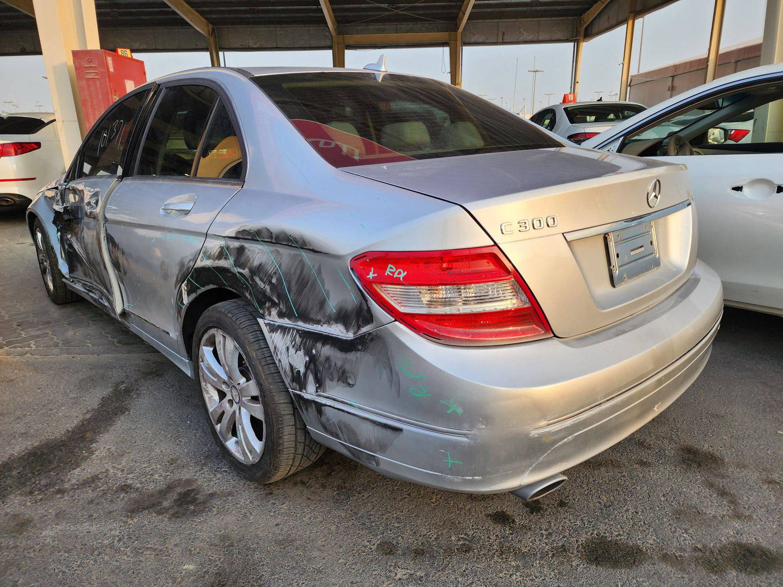 2011 MERCEDES BENZ C300 — 101371 Miles — Lot 44738344 — Souq - Marhaba Auctions Used Cars - Image 3