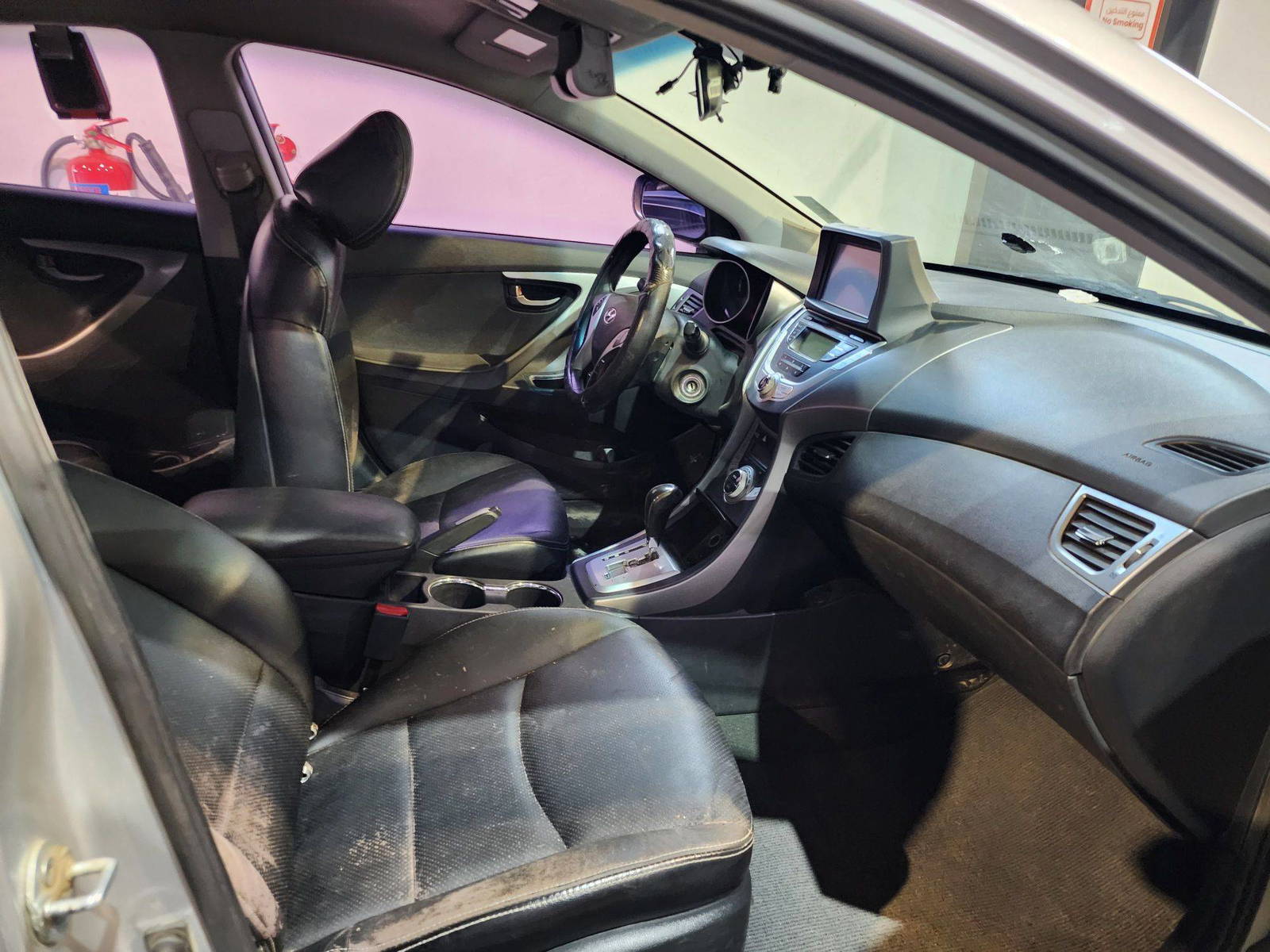 2012 HYUNDAI AVANTE — 268584 KM — Lot 318562 — Al Quoz - Marhaba Auctions Used Cars - Image 9