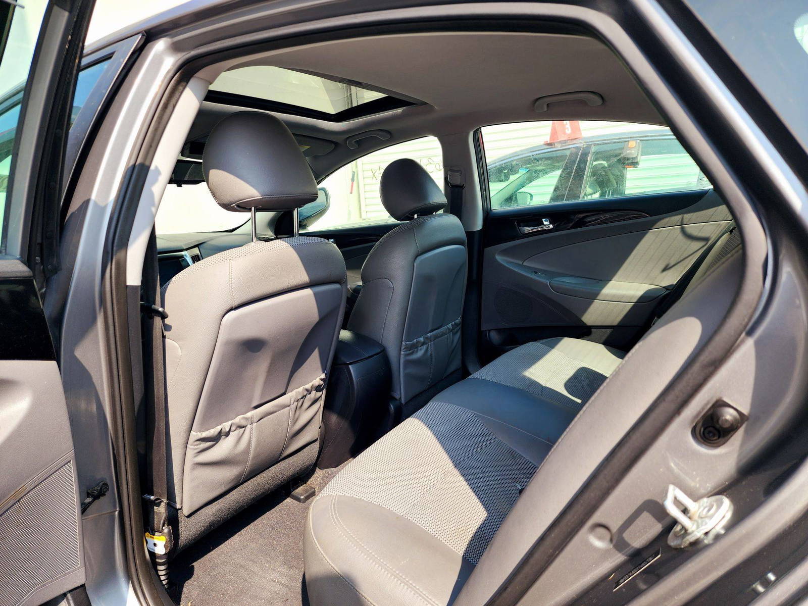 2014 HYUNDAI SONATA — 136252 Miles — Lot 2EH852767 — Souq - Marhaba Auctions Used Cars - Image 6