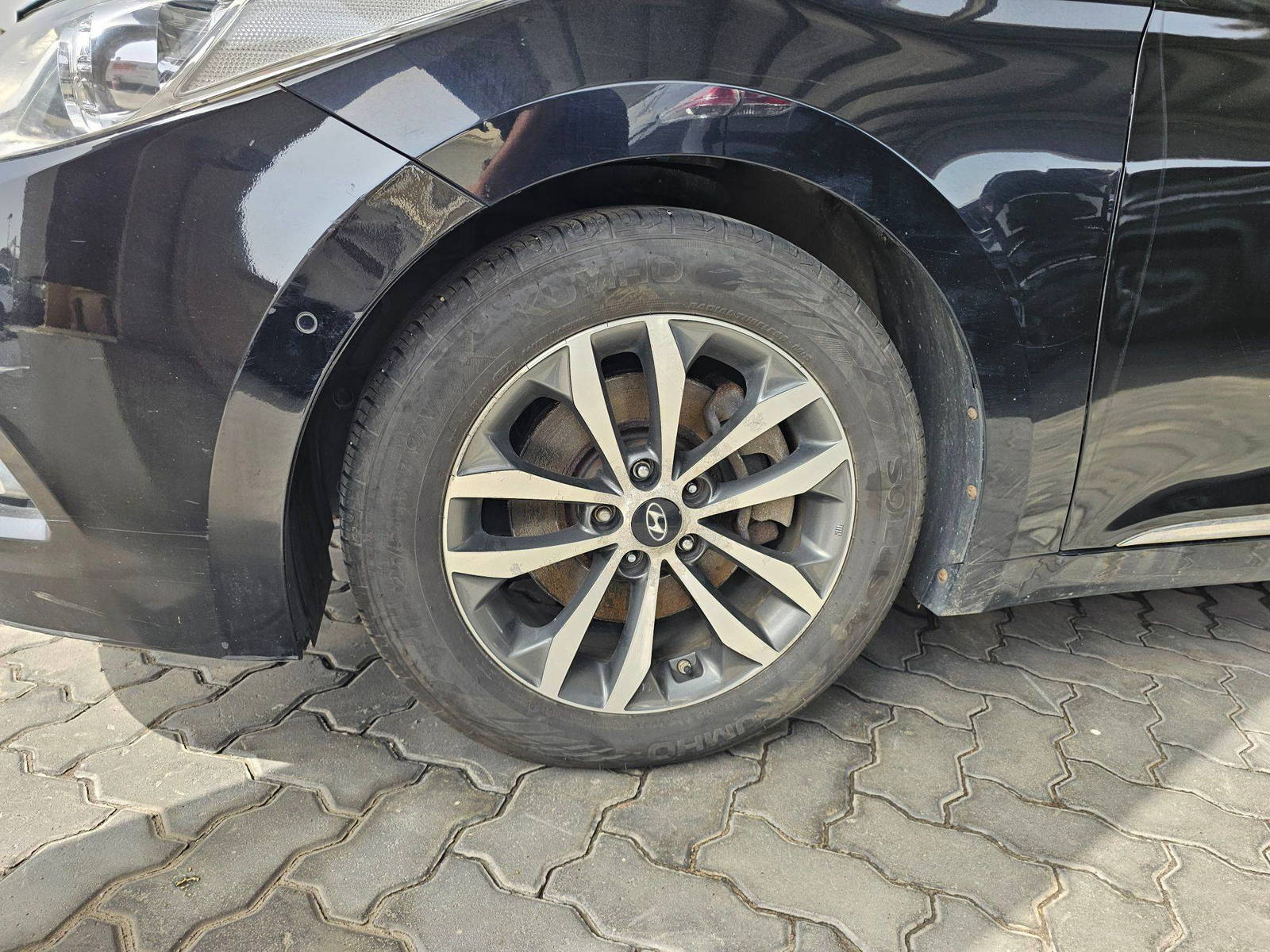 2011 HYUNDAI GRANDEUR — 204790 KM — Lot 028772 — Souq - Marhaba Auctions Used Cars - Image 10