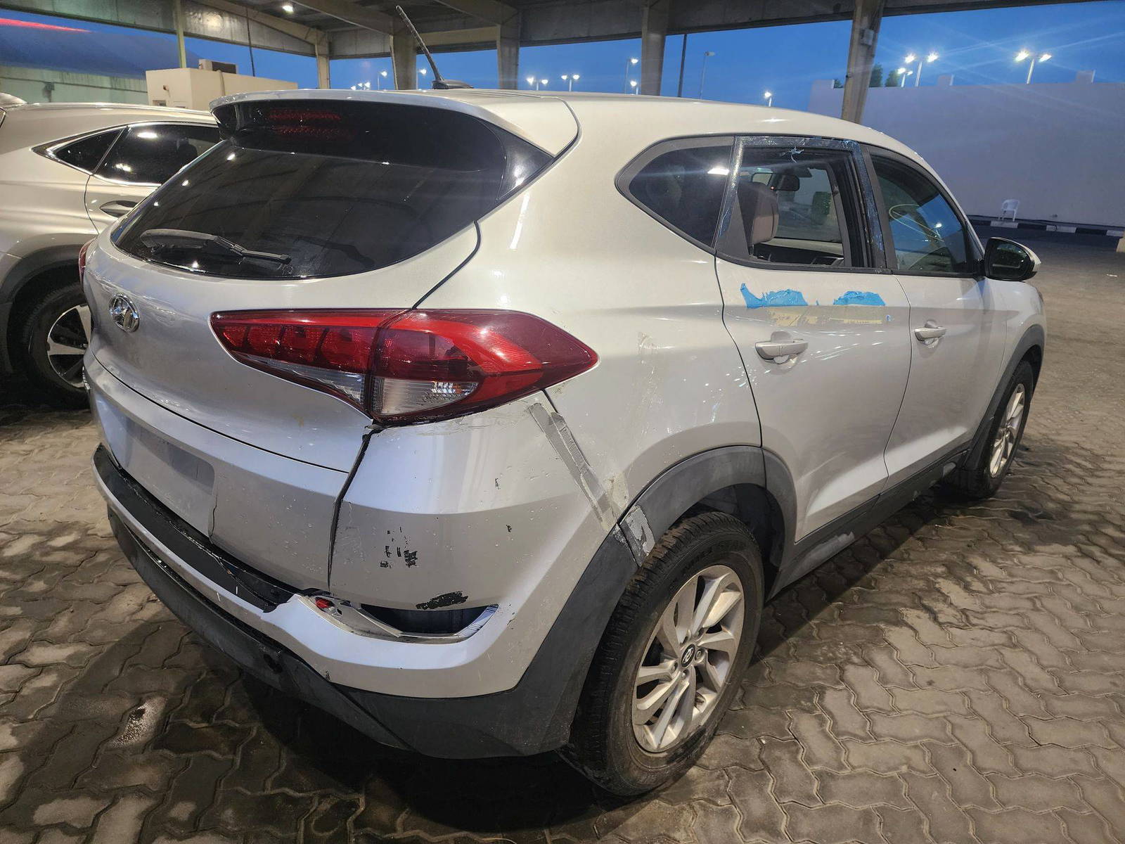 2017 HYUNDAI TUCSON — 103309 Miles — Lot 69392913 - Marhaba Auctions Used Cars - Image 4