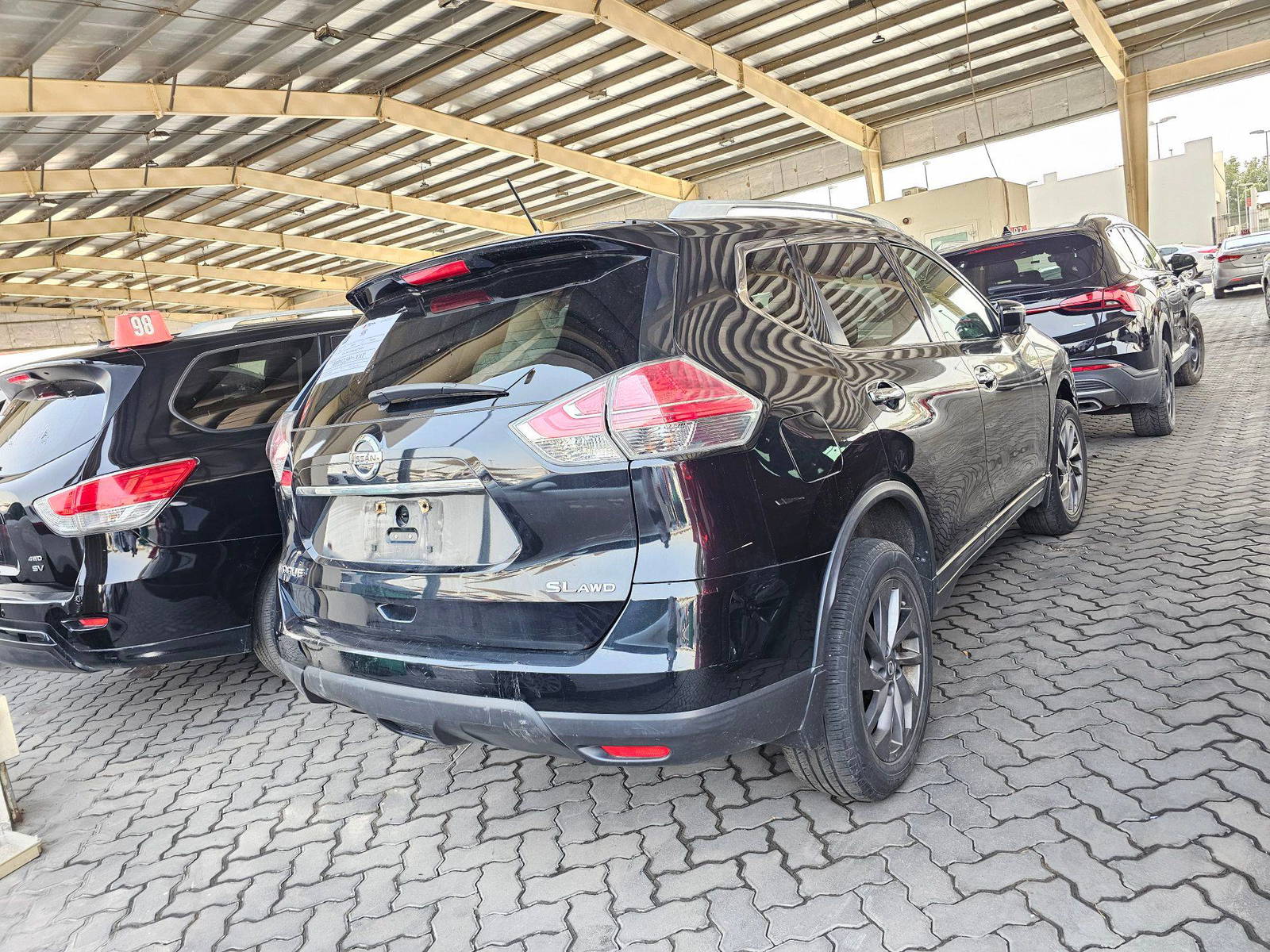 2016 NISSAN ROGUE — 182201 KM — Lot 12334102 — Souq - Marhaba Auctions Used Cars - Image 3