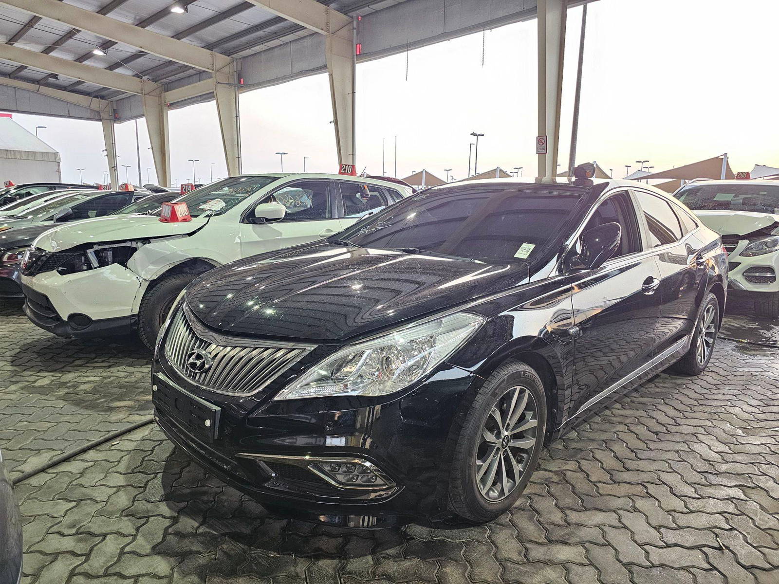 2012 HYUNDAI GRANDEUR — 123393 KM — Lot 172356 — Souq - Marhaba Auctions Used Cars - Image 5