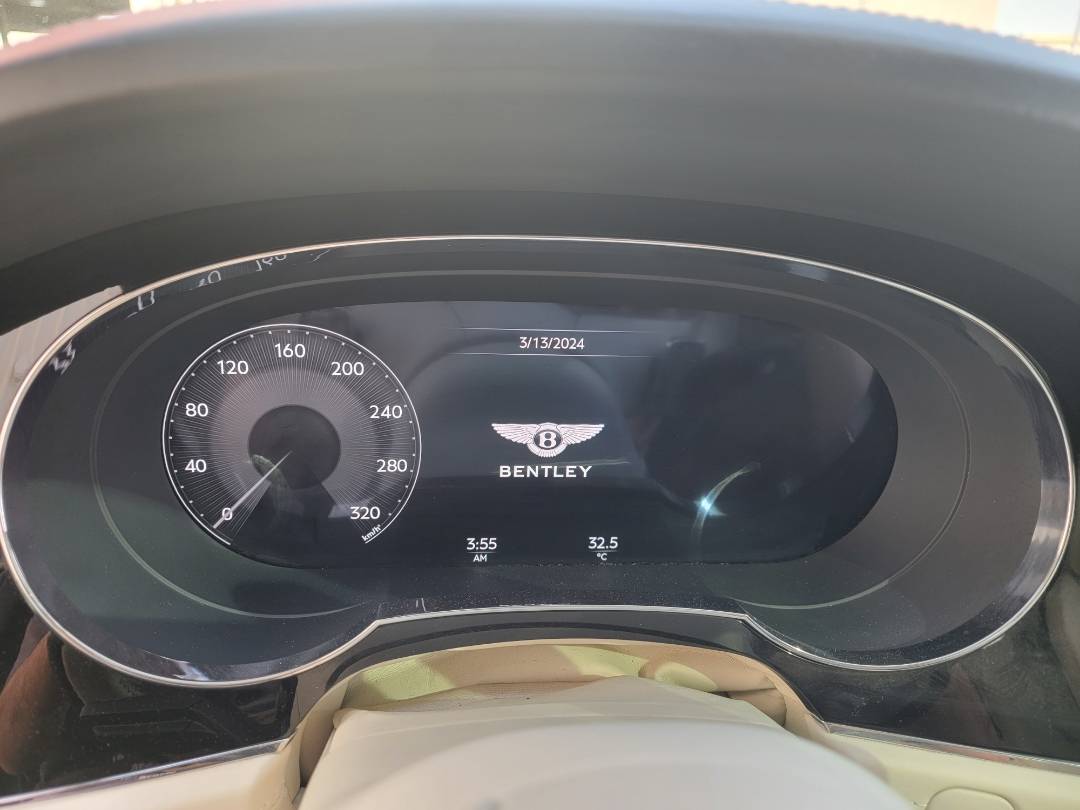 2022 BENTLEY BENTAYGA — 25717 KM — Lot 82151212 - Marhaba Auctions Used Cars - Image 17
