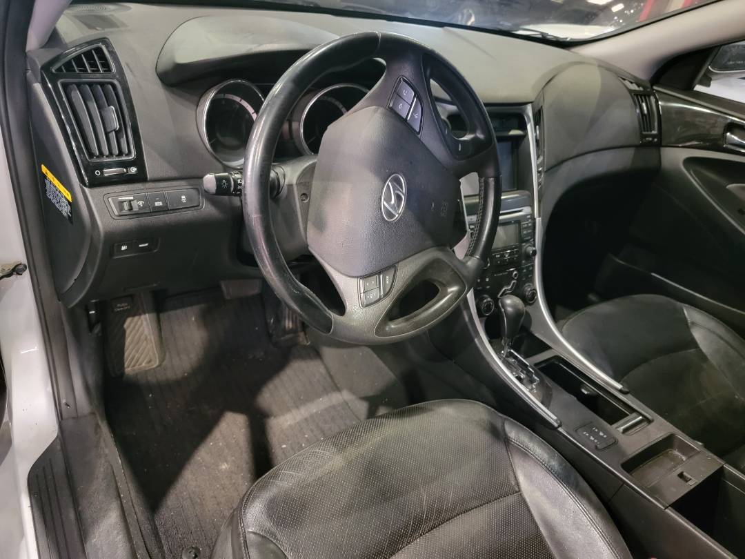 2011 HYUNDAI SONATA — 290619 KM — Lot 285856 — Main - Marhaba Auctions Used Cars - Image 9