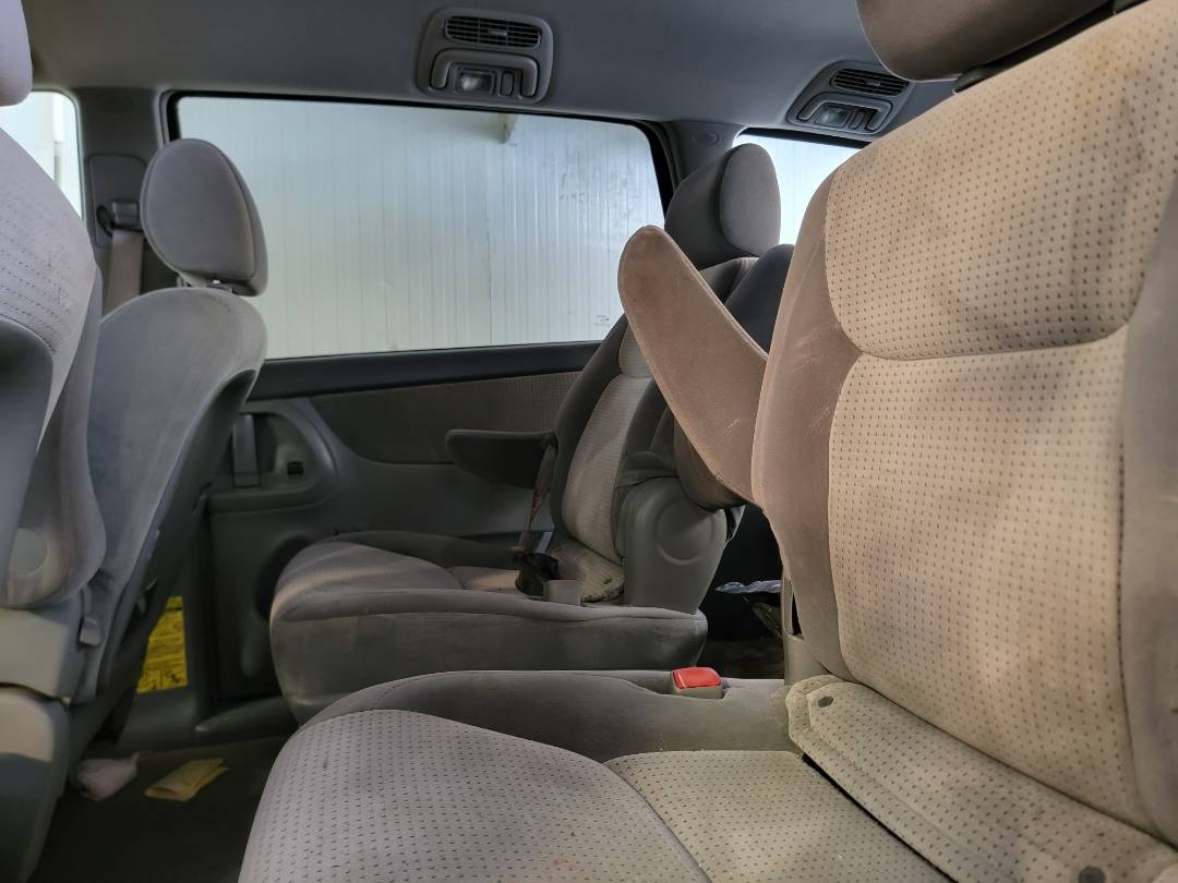 2007 TOYOTA SIENNA — 172528 Miles — Lot 38469790 - Marhaba Auctions Used Cars - Image 5
