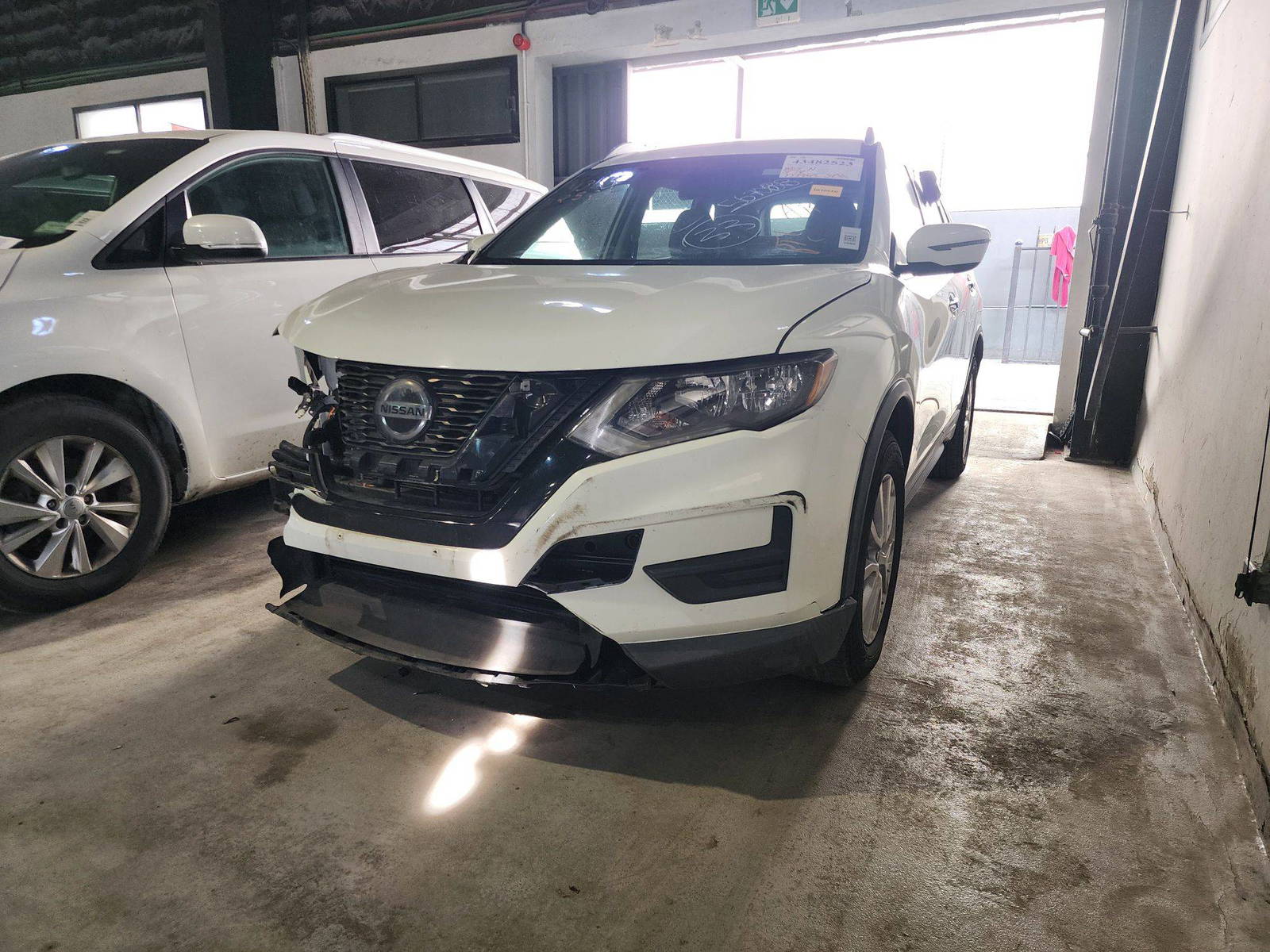 2018 NISSAN ROGUE — 177965 Miles — Lot 2MT9JP567800 — Al Quoz - Marhaba Auctions Used Cars - Image 3