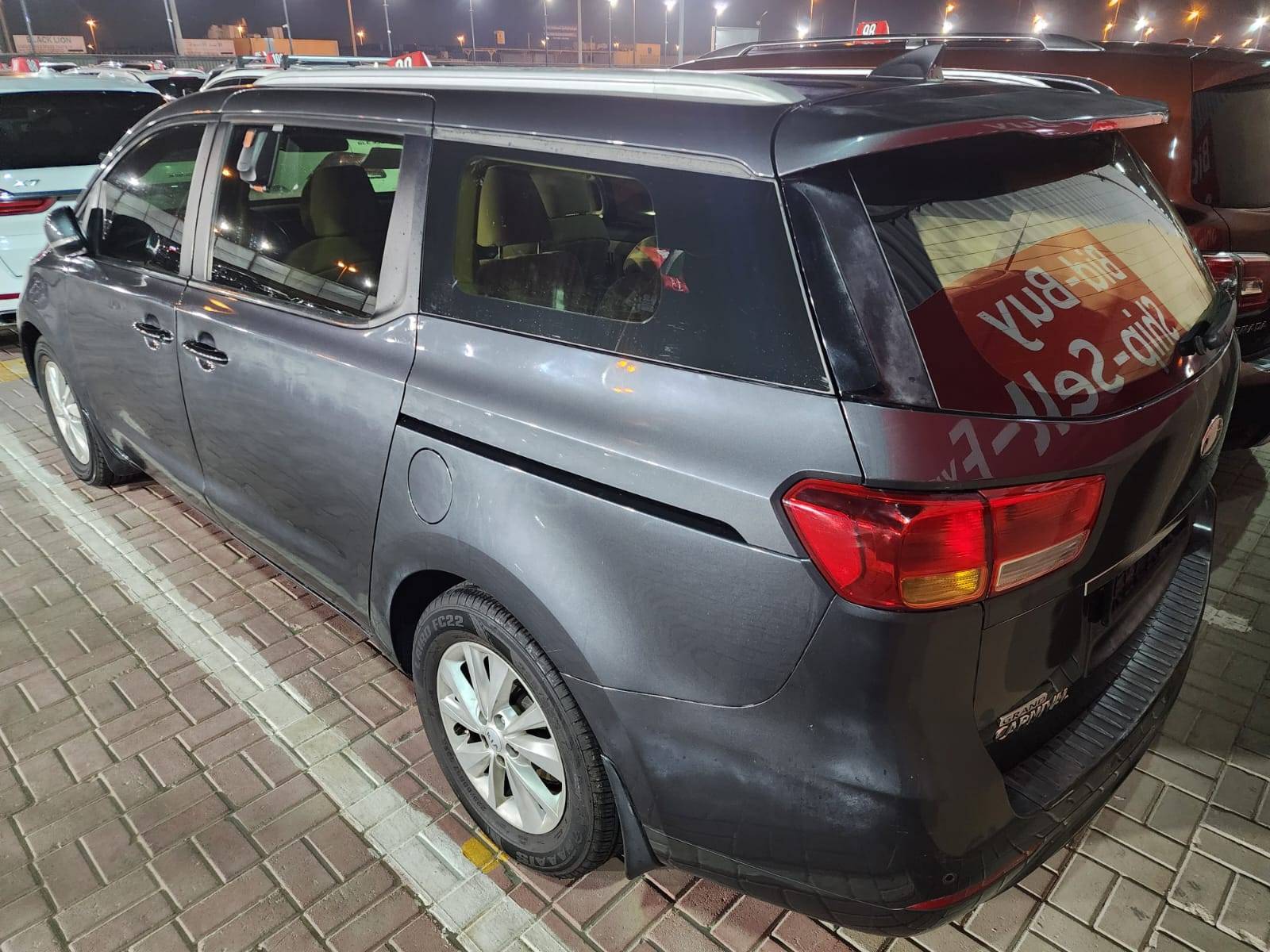 KIA CARNIVAL LX 2017 - Marhaba Auction Used Cars - Image 6