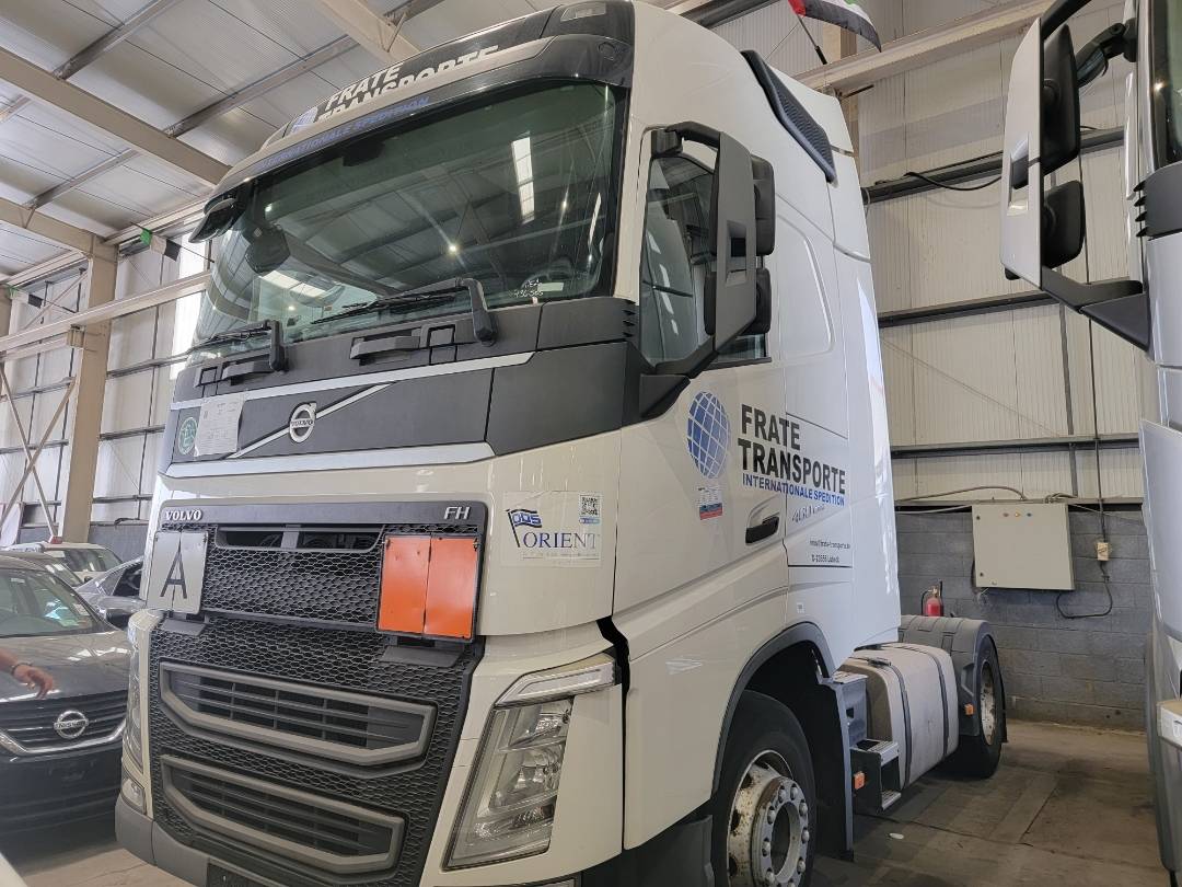 2015 VOLVO FH-Series — 1021804 KM — Lot FB736505 — Main - Marhaba Auctions Used Cars - Image 3