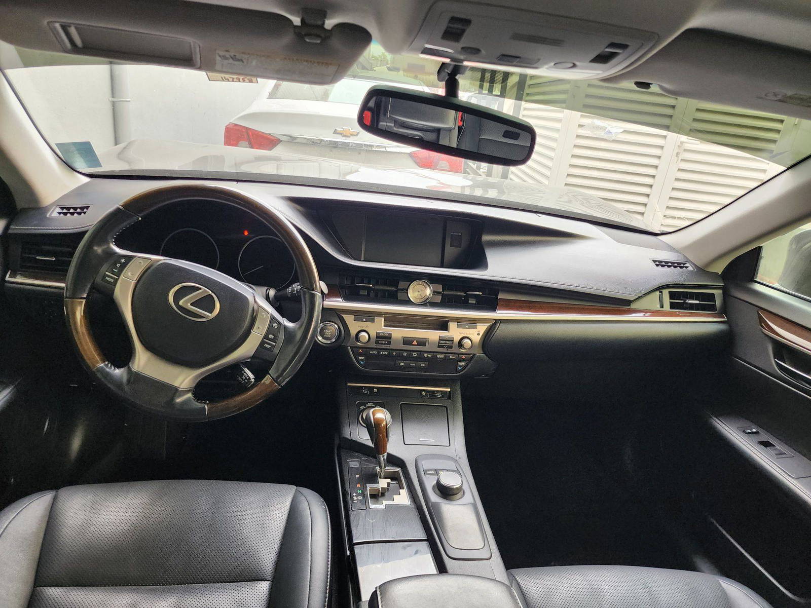 2015 LEXUS ES 350 — 147958 Miles — Lot 215487 — Main - Marhaba Auctions Used Cars - Image 8