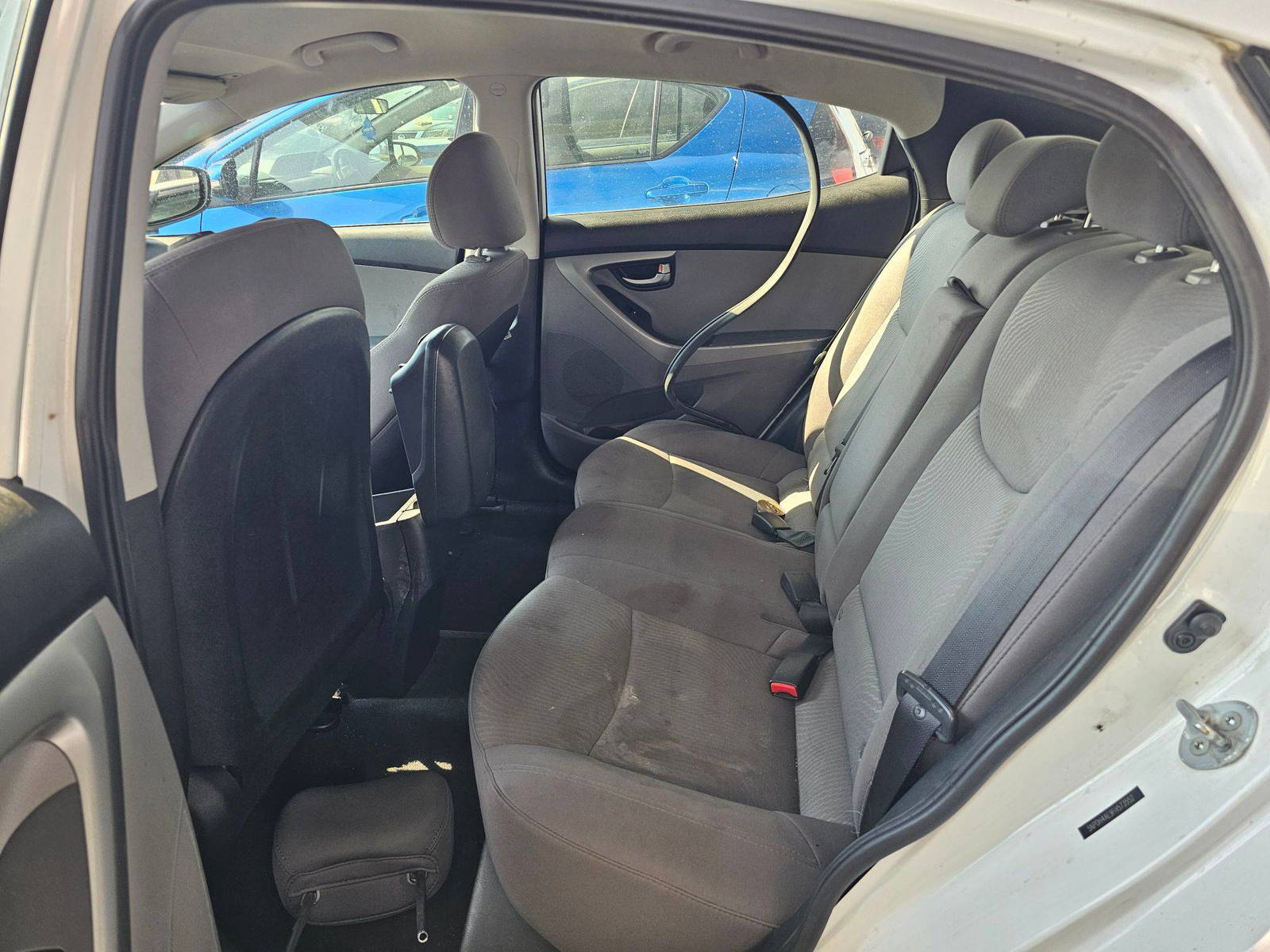 2015 HYUNDAI ELANTRA — 166560 Miles — Lot E9FH573552 — Souq - Marhaba Auctions Used Cars - Image 7