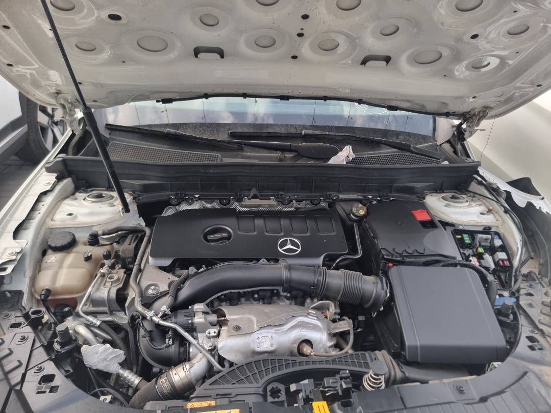 MERCEDES BENZ GLB 250 2022 - Marhaba Auction Used Cars - Image 9