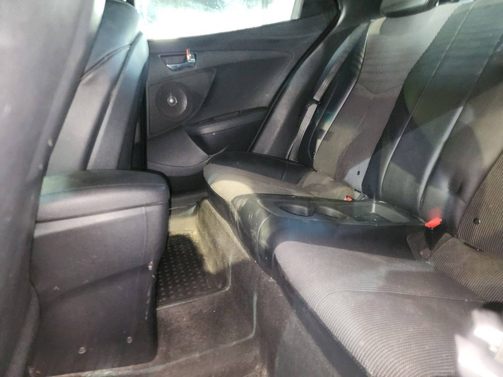 HYUNDAI VELOSTER 2016 - Marhaba Auction Used Cars - Image 8