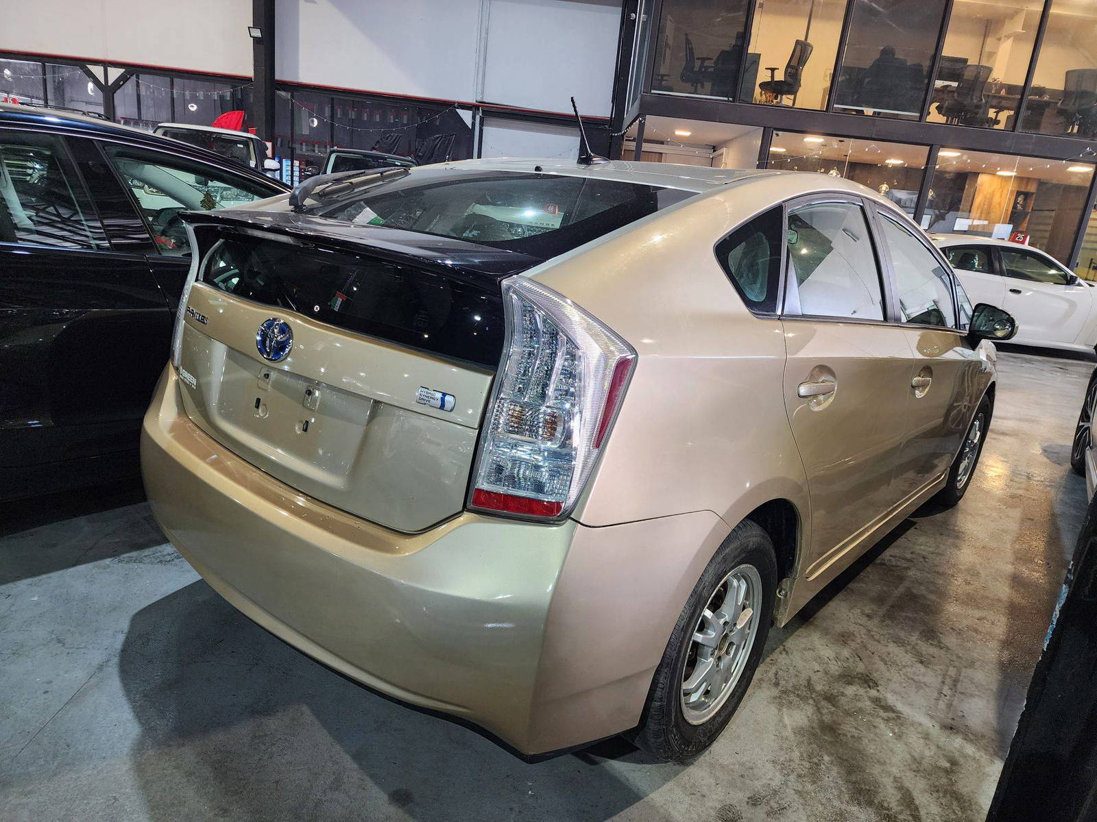 2011 TOYOTA PRIUS — 261573 Miles — Lot 0288361 — Main - Marhaba Auctions Used Cars - Image 5