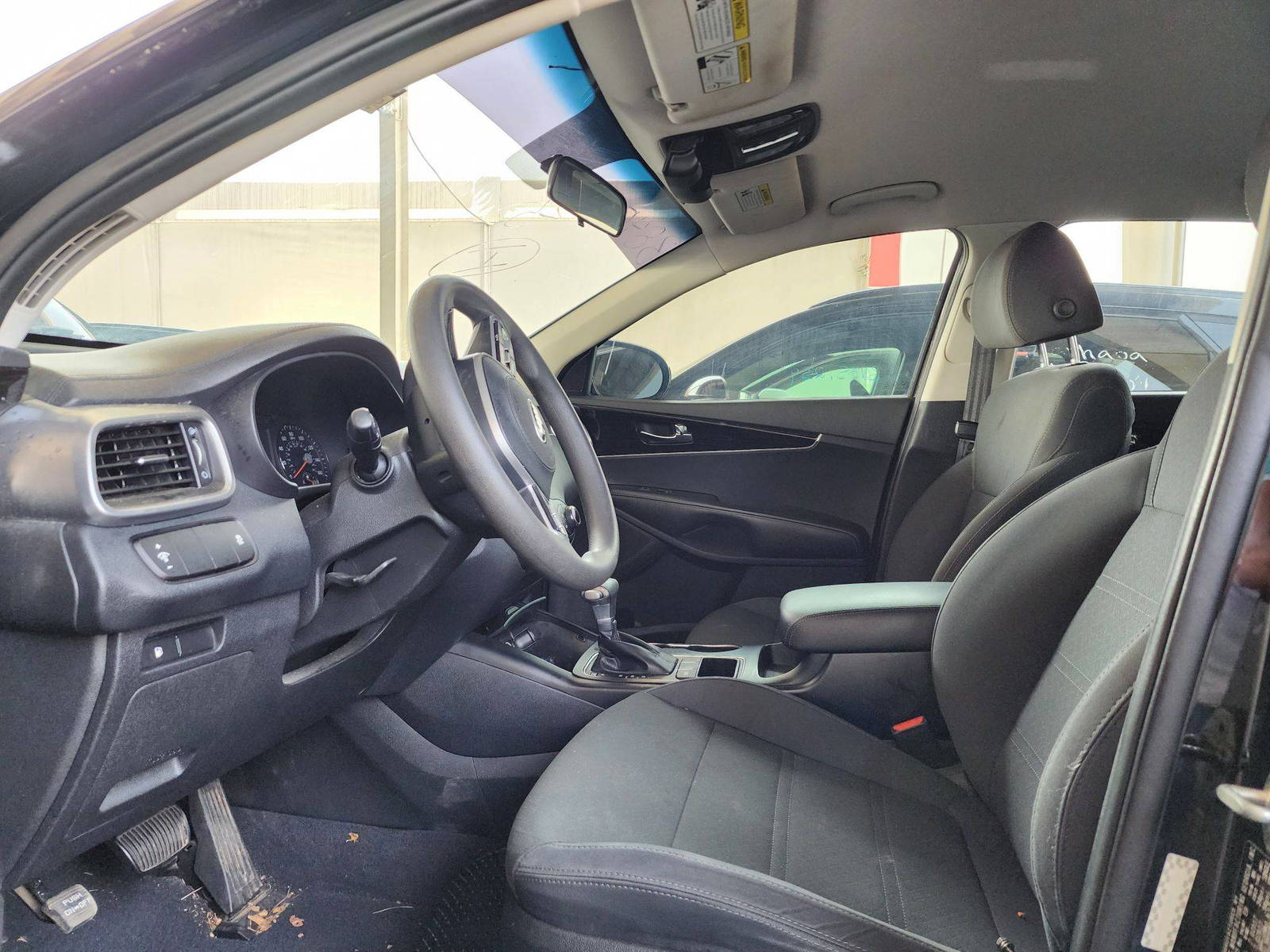 2019 KIA SORENTO — 142164 Miles — Lot 87800 — Souq - Marhaba Auctions Used Cars - Image 8