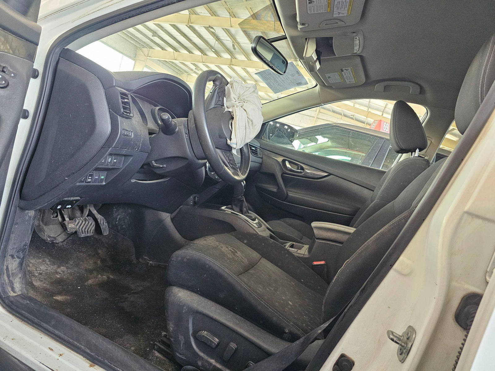 NISSAN ROGUE 2017 - Marhaba Auction Used Cars - Image 8