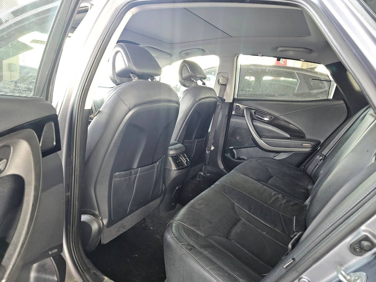 2012 HYUNDAI AZERA — 111381 Miles — Lot CA189029 — Main - Marhaba Auctions Used Cars - Image 6