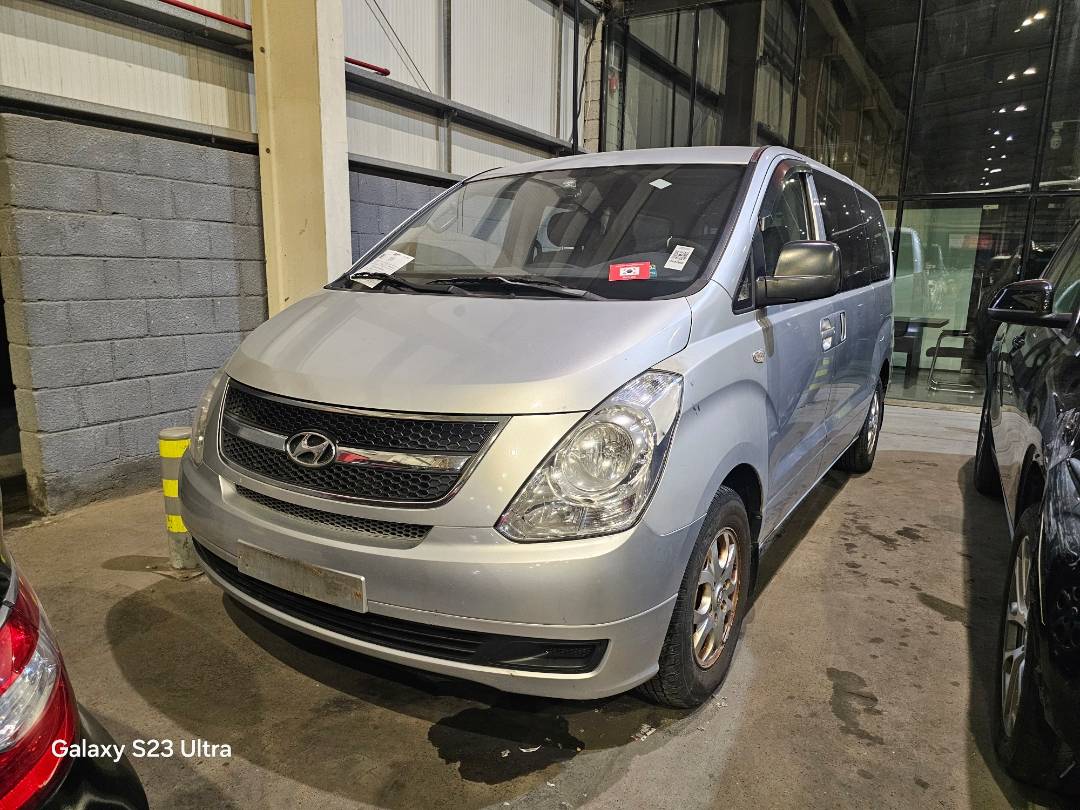2010 HYUNDAI GRAND STAREX — 268788 KM — Lot 198016 — Main - Marhaba Auctions Used Cars - Image 4