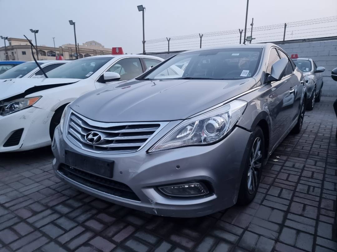 2011 HYUNDAI GRANDEUR — 185354 KM — Lot 215478 — Ind. 12 - Marhaba Auctions Used Cars - Image 3