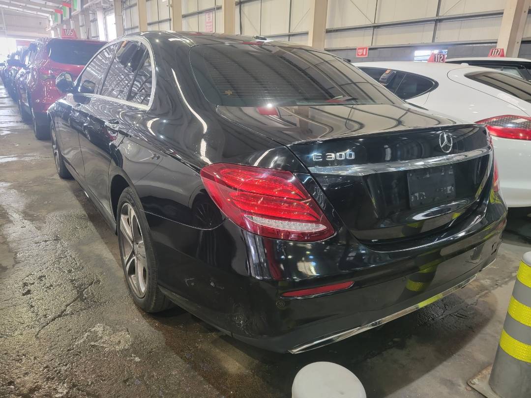 2017 MERCEDES BENZ E-300 — 145128 KM — Lot B9HA060754 — Main - Marhaba Auctions Used Cars - Image 6