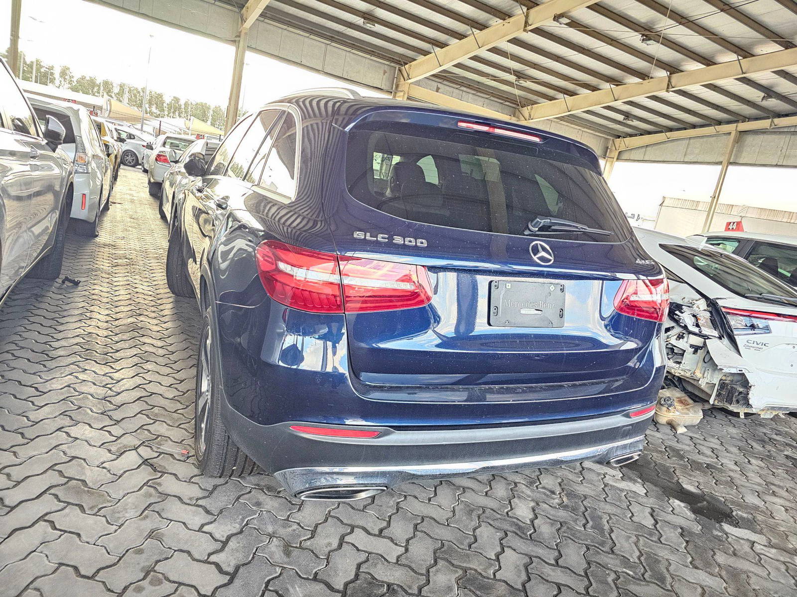 2019 MERCEDES BENZ GLC-300 — 88702 Miles — Lot B0KV158601 — Souq - Marhaba Auctions Used Cars - Image 3