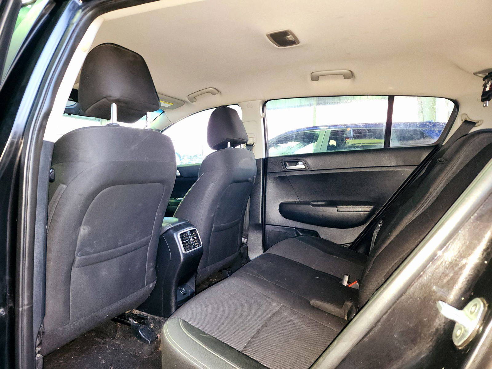 2018 KIA SPORTAGE — 123787 Miles — Lot AC6J7354661 — Souq - Marhaba Auctions Used Cars - Image 6