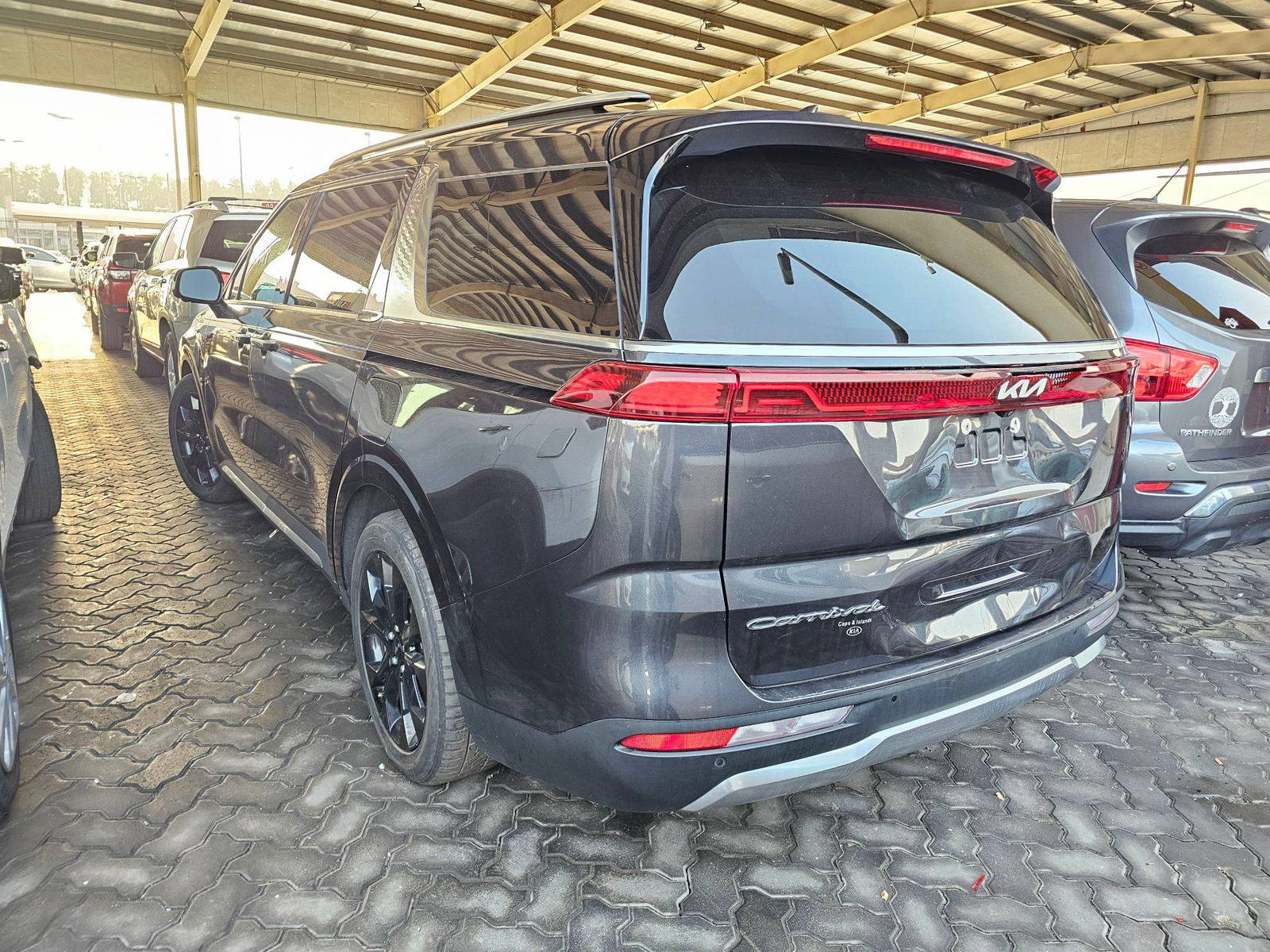 KIA CARNIVAL LX 2022 - Marhaba Auction Used Cars - Image 3