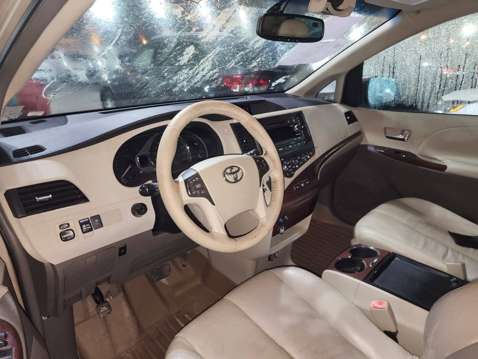 2011 TOYOTA SIENNA — 196035 Miles — Lot 87451465 — Souq - Marhaba Auctions Used Cars - Image 13