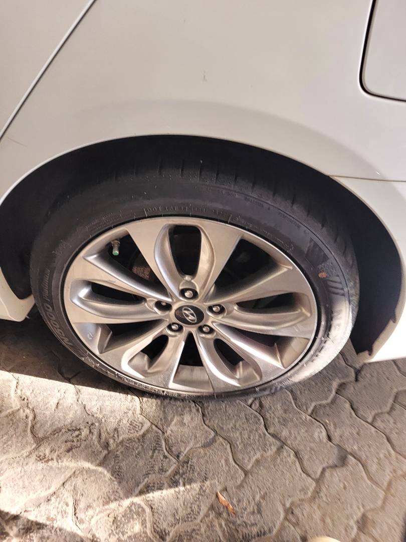 2012 HYUNDAI SONATA — 187068 Miles — Lot H443896 — Main - Marhaba Auctions Used Cars - Image 9