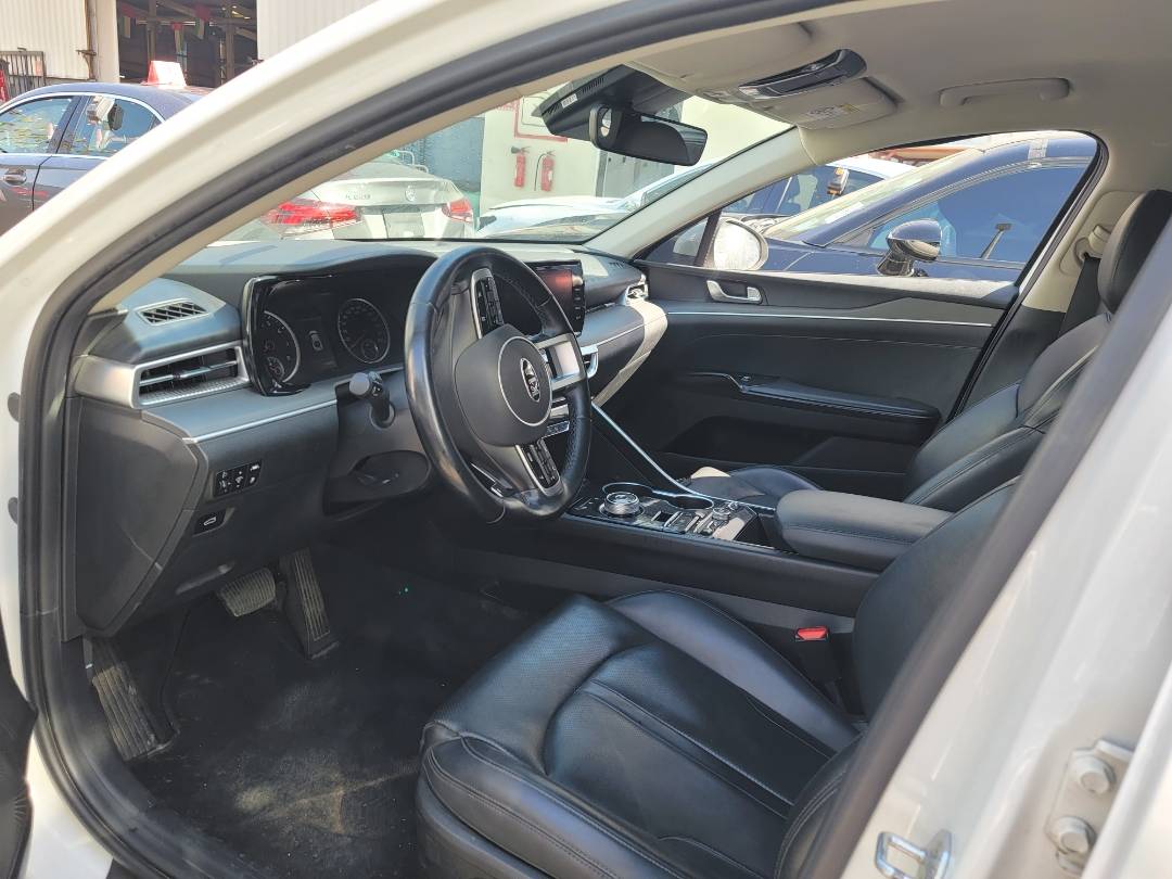 2020 KIA K5 — 113637 KM — Lot 078906 — Main - Marhaba Auctions Used Cars - Image 6