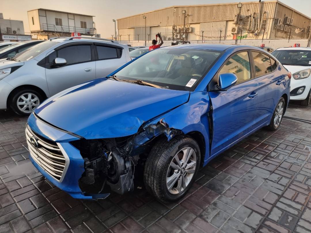 2018 HYUNDAI ELANTRA — 168084 KM — Lot 215478 — Souq - Marhaba Auctions Used Cars - Image 4