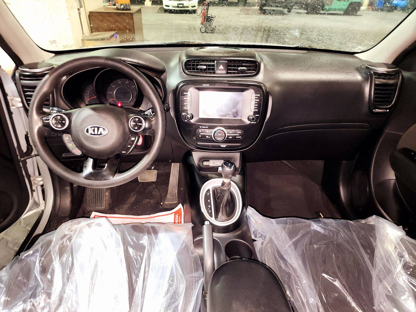 2019 KIA SOUL — 119920 Miles — Lot K7699076 — Souq - Marhaba Auctions Used Cars - Image 7