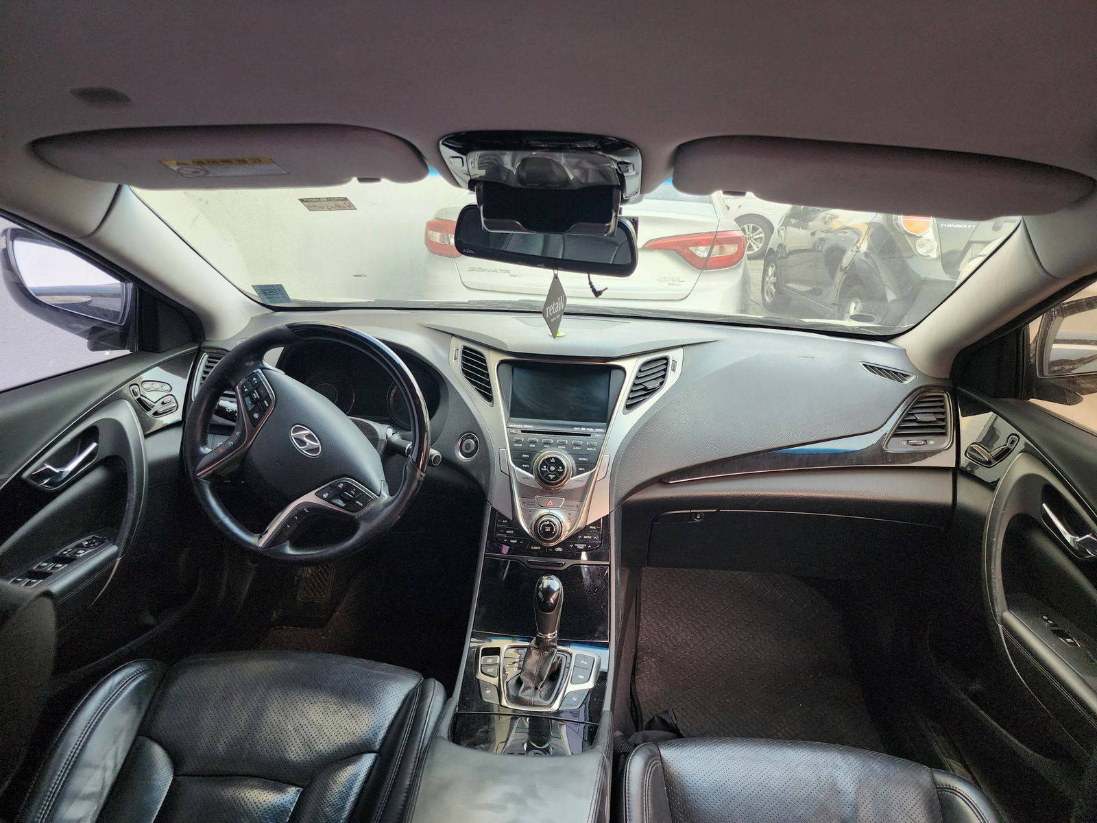 HYUNDAI GRANDEUR 2011 - Marhaba Auction Used Cars - Image 8