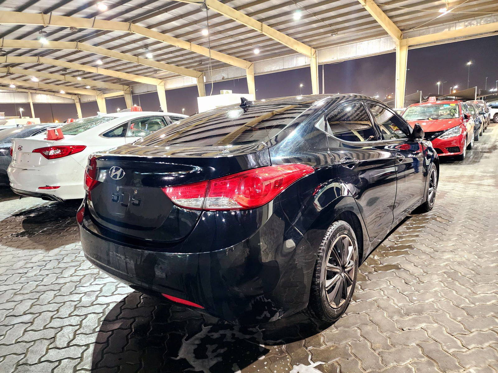 2013 HYUNDAI ELANTRA — 296734 KM — Lot 68372704 — Souq - Marhaba Auctions Used Cars - Image 3